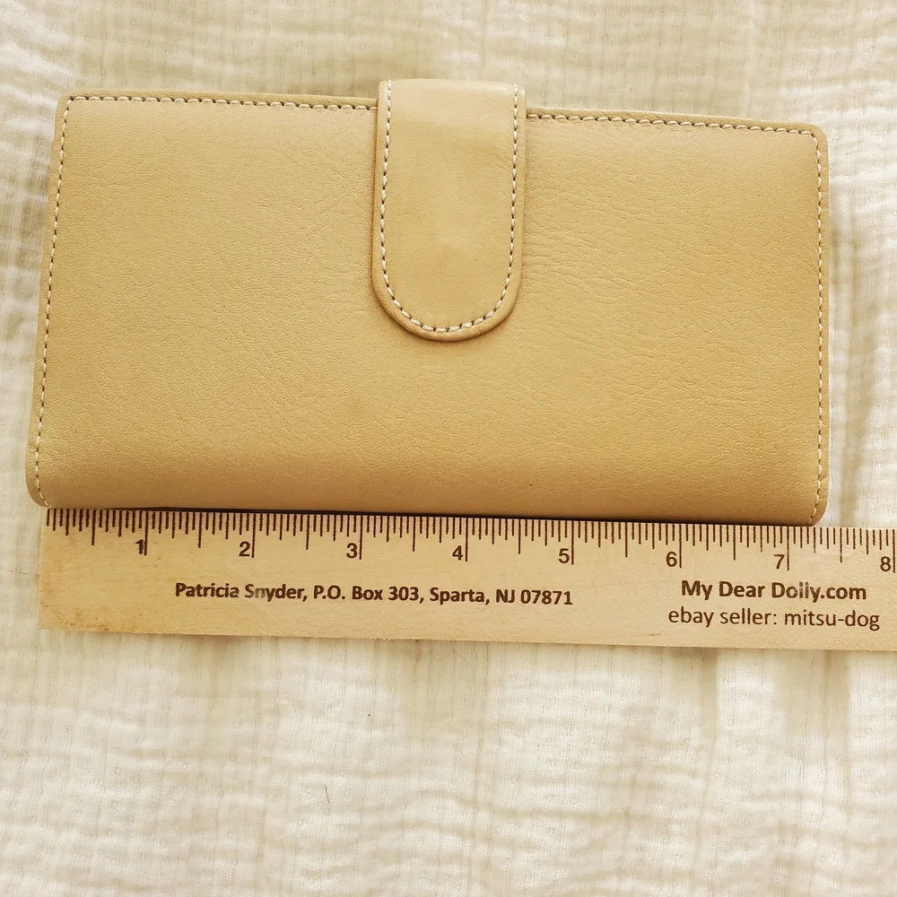 💎$3 WITH BUNDLE💎 Tan Leather Wallet